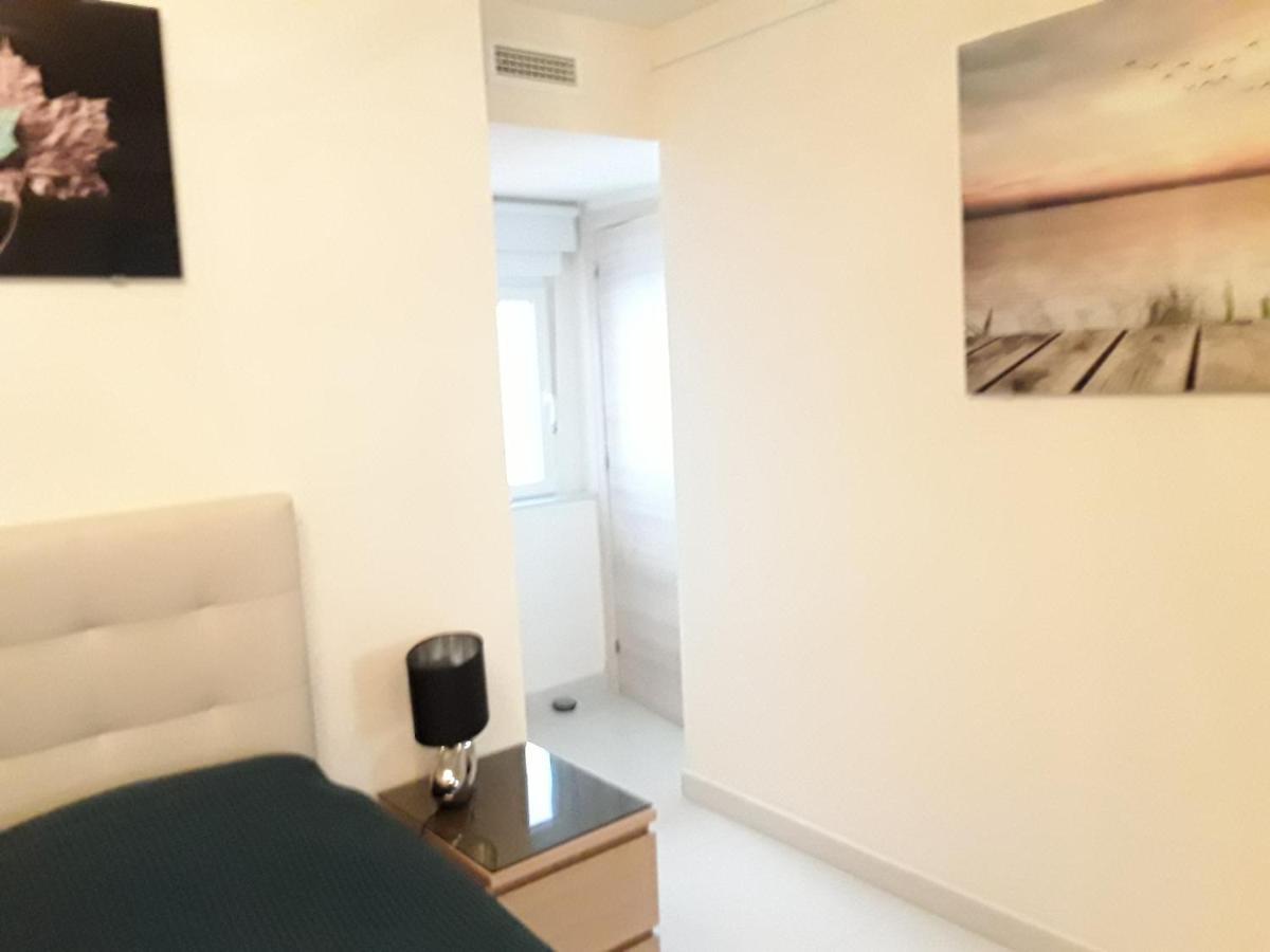 Apartmán Front Port Line Sleeps 6 Marbella Exteriér fotografie