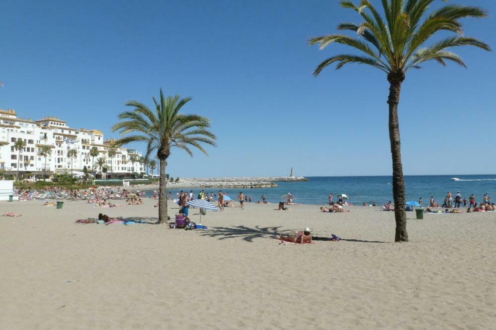 Apartmán Front Port Line Sleeps 6 Marbella Exteriér fotografie
