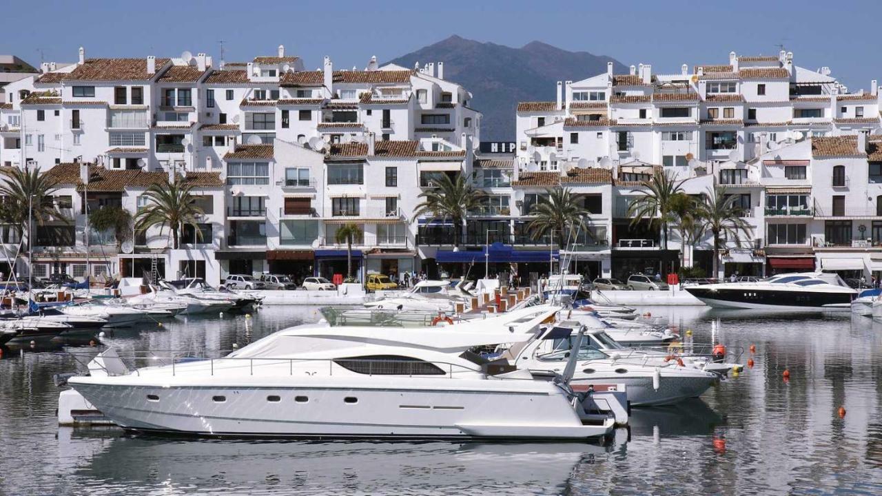 Apartmán Front Port Line Sleeps 6 Marbella Exteriér fotografie